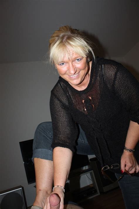 deutsche milf handjob